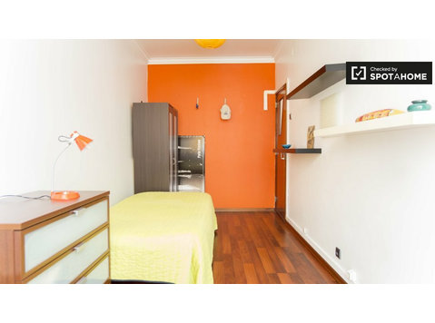 Zimmer in 2-Zimmer-Wohnung, São Domingos de Benfica, Lisboa - Zu Vermieten