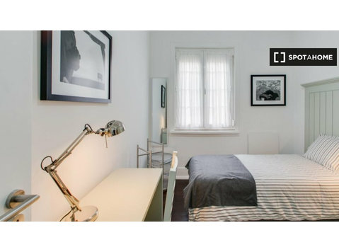 Zimmer in 6-Zimmer-Wohnung in Avenidas Novas, Lissabon - Zu Vermieten