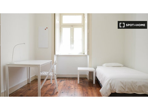 Pokój w apartamencie z 6 sypialniami w Santo António, Lisboa - Do wynajęcia