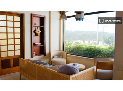 Zimmer in einem Coliving in Sintra, in der Nähe des… - Zu Vermieten