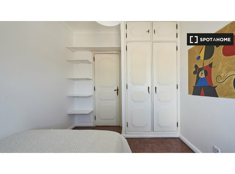 Room in apartment in São Domingos de Benfica, Lisboa - الإيجار