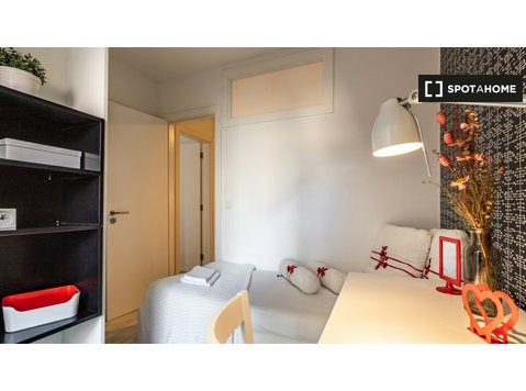 Zimmer in 4-Zimmer-WG zu vermieten, Lissabon - Zu Vermieten