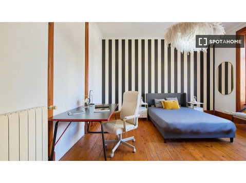 Lizbon'da kiralık paylaşımlı dairede oda - Kiralık