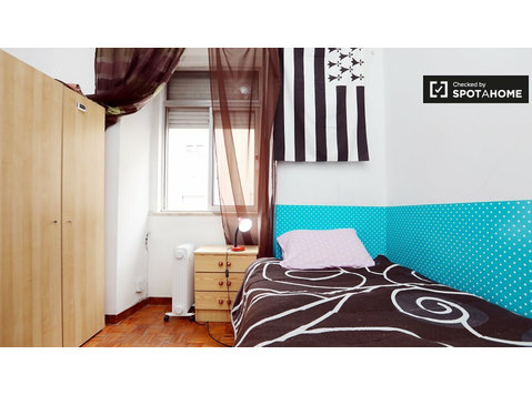 Zimmer zu vermieten in 3-Zimmer-Wohnung in Arroios, Lissabon - Zu Vermieten