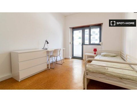 Rooms for rent in a Student residence, Avenidas Novas Lisbon - Vuokralle