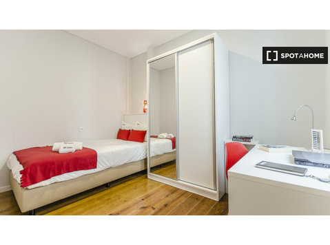 Rooms for rent in a residence in Av. Novas, Lisbon - برای اجاره