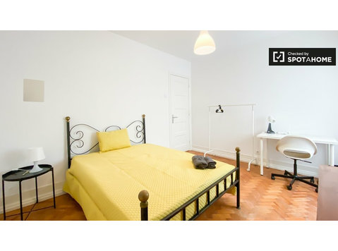 Rooms for rent in a residence in Lisbon - Kiralık