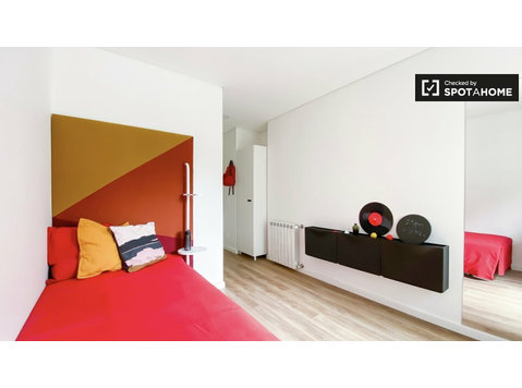 Rooms for rent in residence in Benfica, Lisbon - De inchiriat