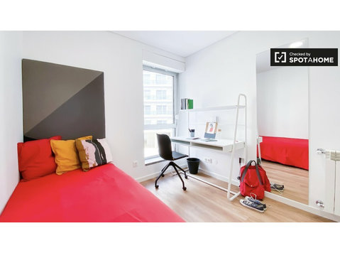 Rooms for rent in residence in Benfica, Lisbon - De inchiriat