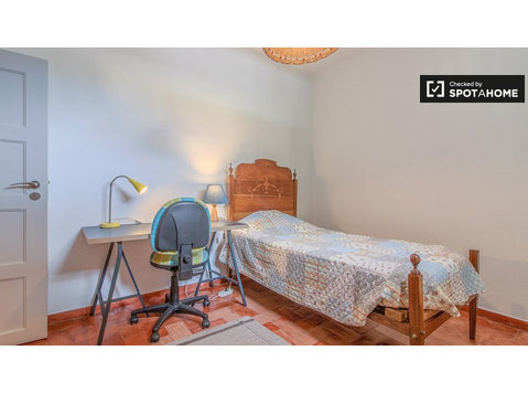 Süßes Zimmer zu vermieten, 2-Zimmer-Haus, Carcavelos,… - Zu Vermieten