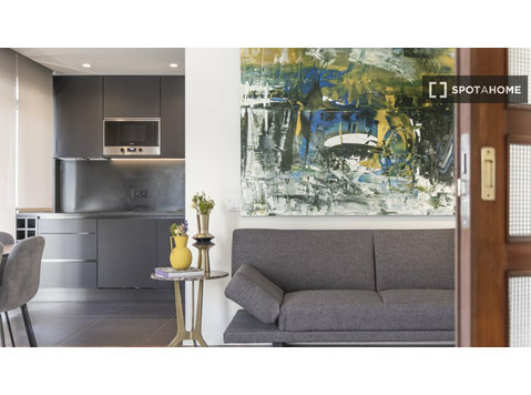Apartamento de 1 dormitorio en alquiler en Azul, Lisboa - Pisos