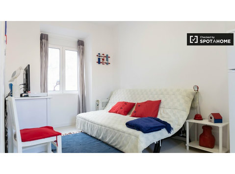 Appartamento con 1 camera da letto in affitto a Graça e São… - Appartamenti