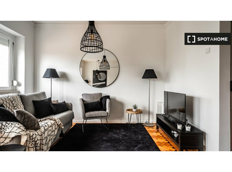 Apartamento T2 para arrendamento em Campo de Ourique, Lisboa - Apartamentos