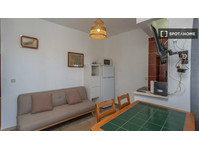 Apartamento T2 para arrendamento em Almada, Lisboa