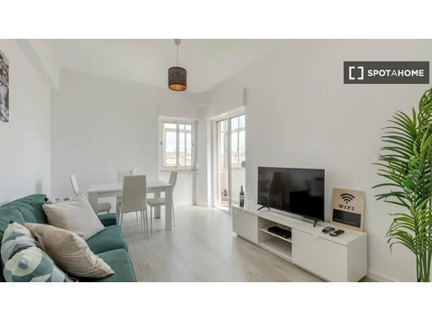 Apartamento de 2 quartos para alugar na Amadora, Lisboa - Apartamentos