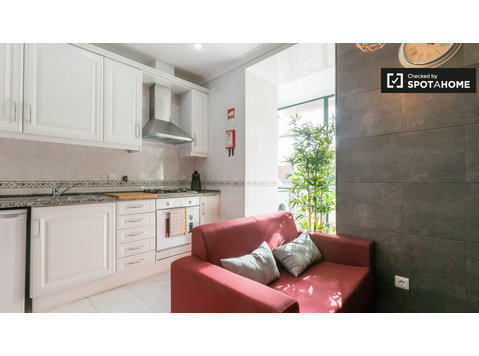 2-pokojowe mieszkanie do wynajęcia w Avenida Novas - Mieszkanie