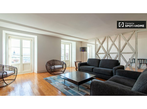 2-bedroom apartment for rent in Cais do Sodré, Lisbon - Апартаменти