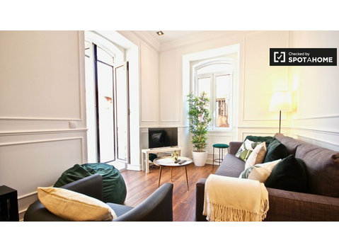 2-bedroom apartment for rent in Campolide, Lisbon - Apartments