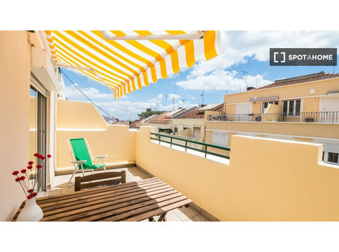 Graça, Lizbon'da kiralık 2 yatak odalı daire - Apartman Daireleri