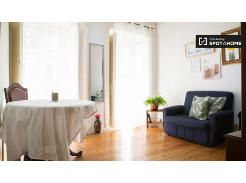 Apartamento com 2 quartos para alugar na Mouraria, Lisboa - Apartamentos