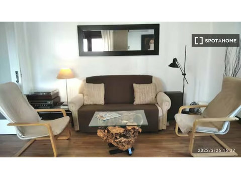Apartamento de 2 dormitorios en alquiler en Oeiras - Pisos