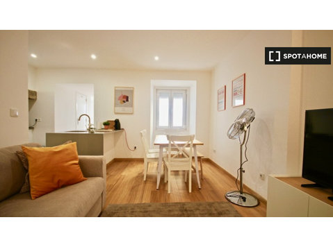 2-pokojowe mieszkanie do wynajęcia w Santos, Lizbona - Mieszkanie