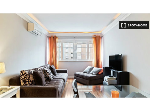 Apartamento de 3 dormitorios en alquiler en Amadora, Lisboa - Pisos