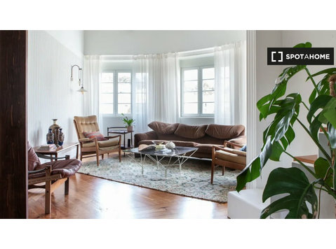 Apartamento de 4 dormitorios en alquiler en Lisboa - Pisos