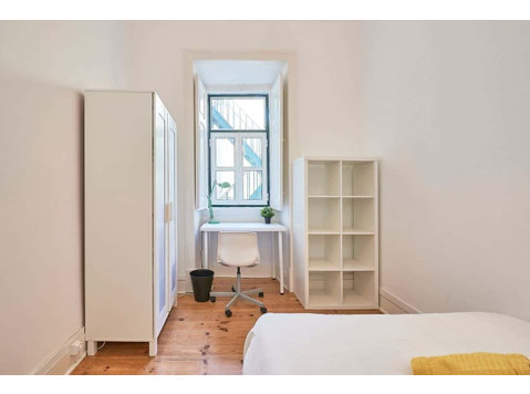 Bright double bedroom in Arroios - Room 7 - Wohnungen