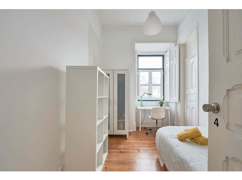 Bright single bedroom in Arroios - Room 4 - آپارتمان ها