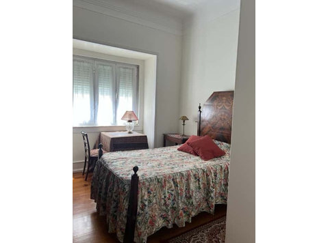 Charming room in a 4 bedroom apartment in Areeiro - Apartamentos