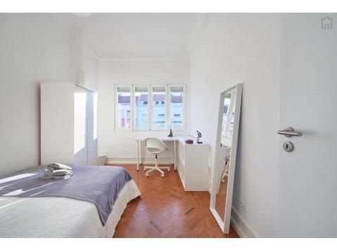 Comfortable double bedroom in Alameda - Room 1 - Apartman Daireleri