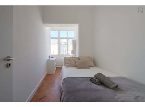 Comfortable double bedroom in Alameda - Room 10 - 	
Lägenheter