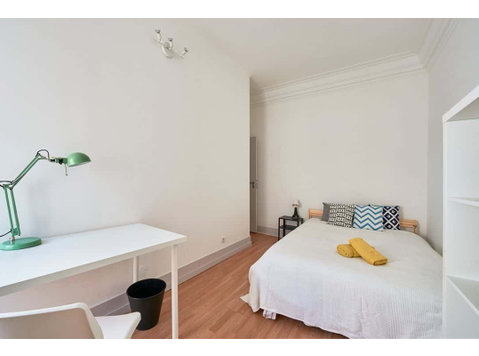 Comfortable double bedroom in Marquês de Pombal - Room 9 - Wohnungen