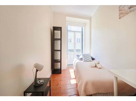 Comfortable single bedroom in Avenida - Room 2 - குடியிருப்புகள்  
