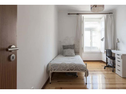 Comfortable single bedroom in Praça de Espanha - Room 2 - Lakások