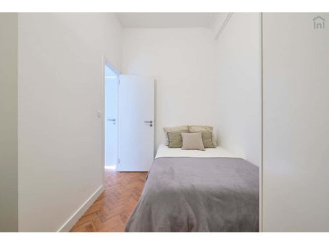 Comfortable single interior bedroom in Alameda - Room 4 - اپارٹمنٹ