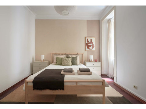 Confortable Double Room near Parque Eduardo VII - Room 4 - Byty