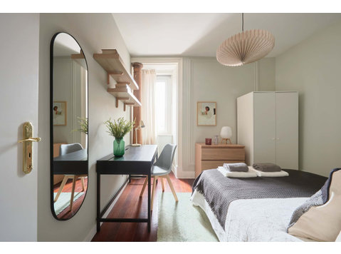Cozy Double Room with private balcony near Parque Eduardo… - 아파트