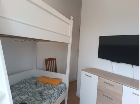 Cozy bedroom 5 min. from Benfica centre - Room 1 - Apartemen