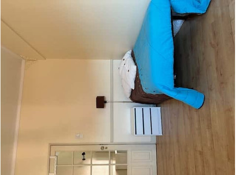 Cozy bedroom in Carcavelos - Room 2 - Apartman Daireleri