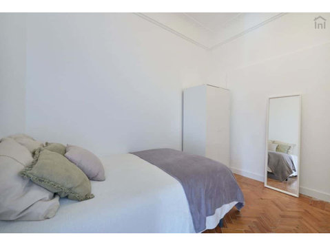Cozy double interior bedroom in Alameda - Room 4 - Apartamente