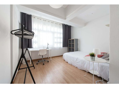 Cozy twin bedroom in Saldanha - Room 10 - Apartments