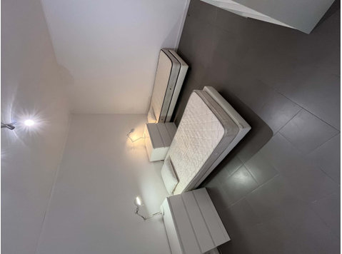 Double Room for 2 persons in Avenida Elias Garcia, Lisboa - Апартаменти