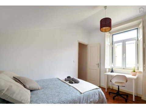 Luminous double bedroom in Avenida - Room 7 - Leiligheter