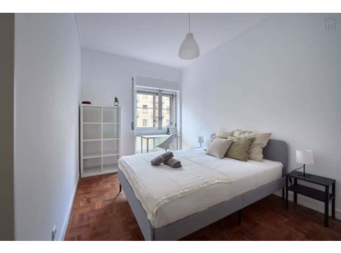 Luminous double bedroom in Saldanha - Room 5 - Apartamentos