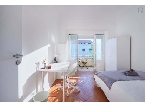Luminous double bedroom with balcony in Alameda - Room 4 - Apartmány
