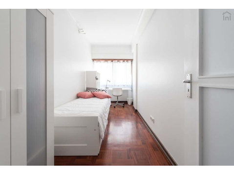 Luminous single bedroom in Saldanha - Room 5 - Апартаменти