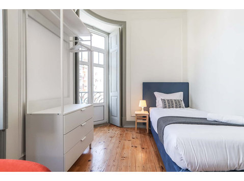 Luminous single bedroom with private balcony in Campo de… - Apartamentos
