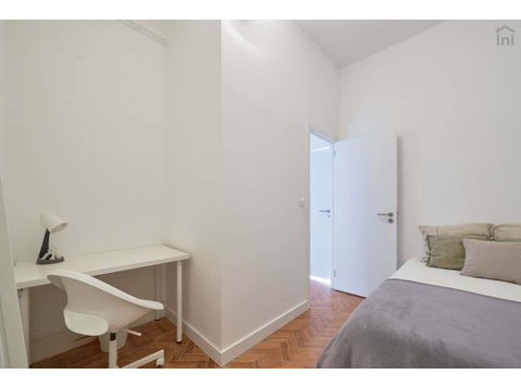 Luminous single interior bedroom in Alameda - Room 5 - 公寓